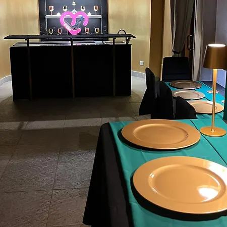 Open Space - Location Per Eventi 2 Piscine Riscaldate - *