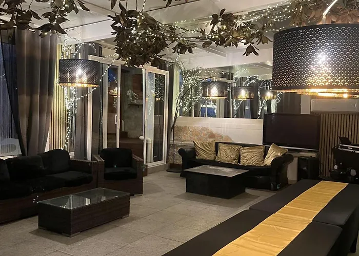 Open Space - Location Per Eventi 2 Piscine Riscaldate -