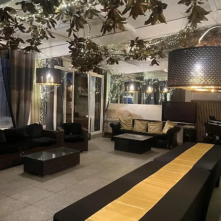 Open Space - Location Per Eventi 2 Piscine Riscaldate -